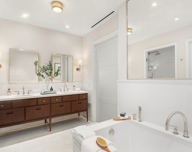 275 W 10th Street - Photo Thumbnail 8