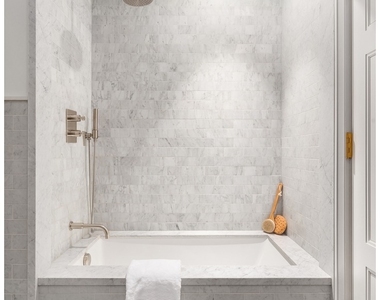 275 W 10th Street - Photo Thumbnail 11