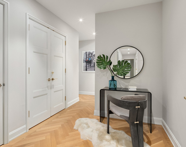 275 W 10th Street - Photo Thumbnail 5