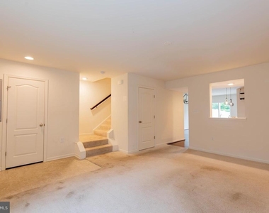 608 Thumper Drive - Photo Thumbnail 3