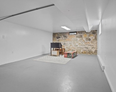 506 E Liberty Street - Photo Thumbnail 8