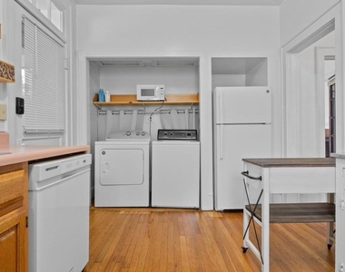 506 E Liberty Street - Photo Thumbnail 2