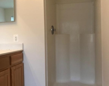 101 Merrill Court - Photo Thumbnail 8