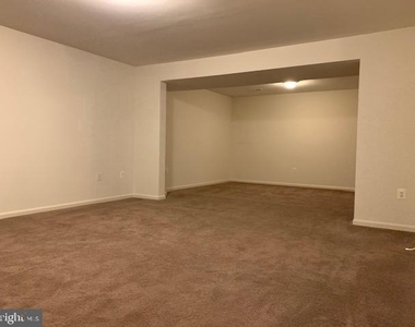 101 Merrill Court - Photo Thumbnail 13