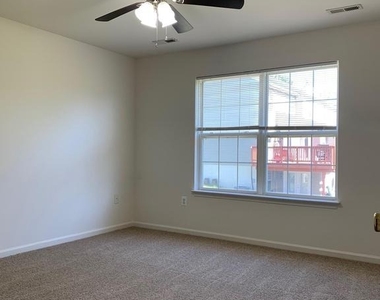 101 Merrill Court - Photo Thumbnail 6