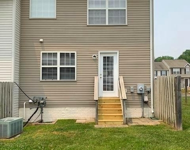101 Merrill Court - Photo Thumbnail 14