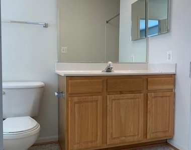 101 Merrill Court - Photo Thumbnail 7