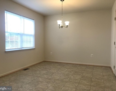 101 Merrill Court - Photo Thumbnail 5