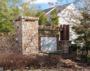 19 Ocala Way - Photo Thumbnail 1