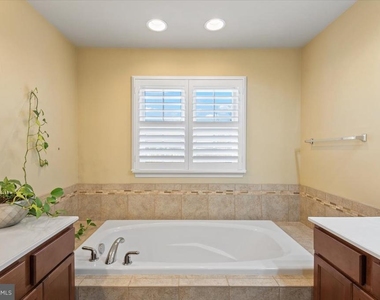 19 Ocala Way - Photo Thumbnail 14