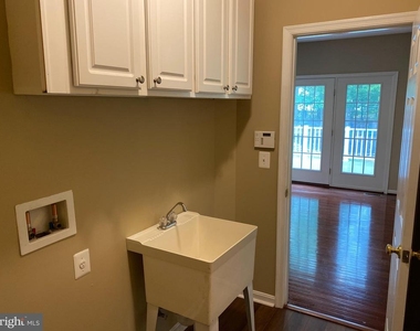 121 Riggs Road - Photo Thumbnail 32