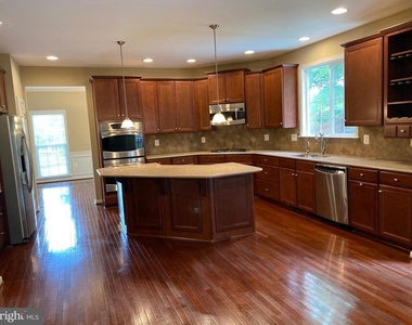 121 Riggs Road - Photo Thumbnail 15