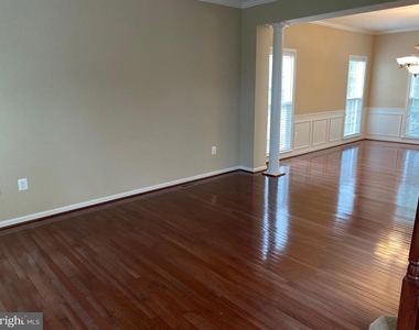 121 Riggs Road - Photo Thumbnail 7