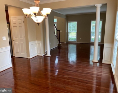 121 Riggs Road - Photo Thumbnail 8