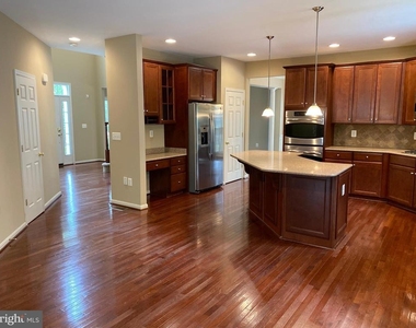 121 Riggs Road - Photo Thumbnail 14