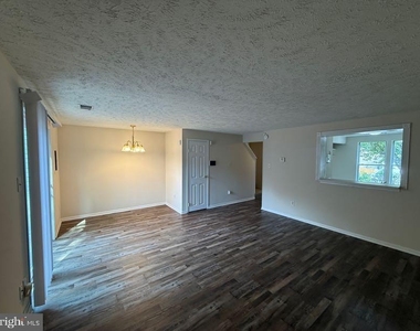 4749 Hedrick Lane - Photo Thumbnail 7