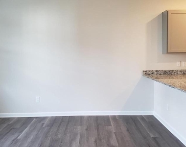 186 Caterpillar Drive - Photo Thumbnail 9
