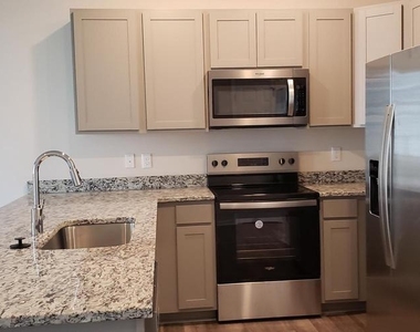 186 Caterpillar Drive - Photo Thumbnail 4