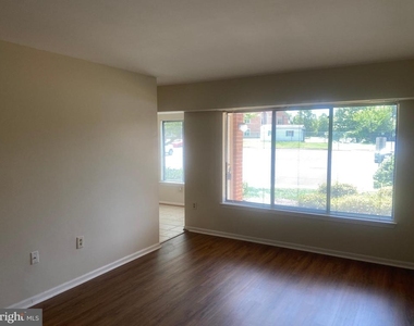 9557 Coggs Bill Drive - Photo Thumbnail 5