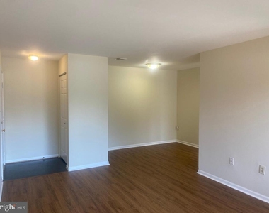 9557 Coggs Bill Drive - Photo Thumbnail 6