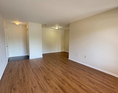 9557 Coggs Bill Drive - Photo Thumbnail 7