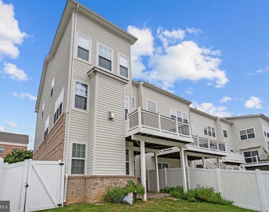 22667 Flowing Spring Square - Photo Thumbnail 36