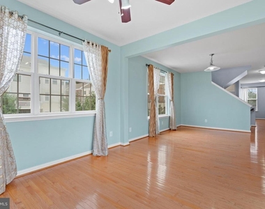 22667 Flowing Spring Square - Photo Thumbnail 10