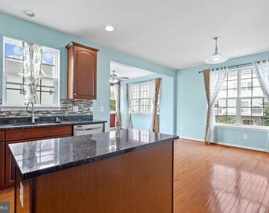 22667 Flowing Spring Square - Photo Thumbnail 13