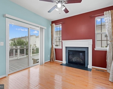 22667 Flowing Spring Square - Photo Thumbnail 8