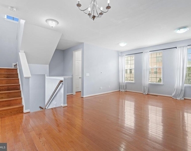 22667 Flowing Spring Square - Photo Thumbnail 2