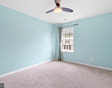 22667 Flowing Spring Square - Photo Thumbnail 15