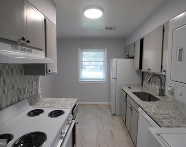 311 Rock Spring Drive Sw - Photo Thumbnail 4