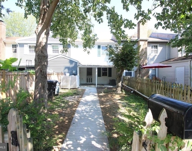 311 Rock Spring Drive Sw - Photo Thumbnail 17
