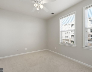 24678 Byrne Meadow Square - Photo Thumbnail 16