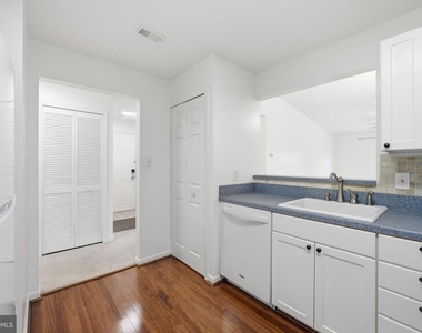 20600 Cornstalk Terrace - Photo Thumbnail 14