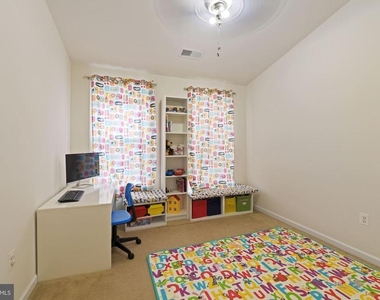 43241 Mitcham Square - Photo Thumbnail 21