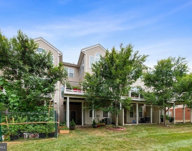43241 Mitcham Square - Photo Thumbnail 27