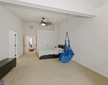 43241 Mitcham Square - Photo Thumbnail 16