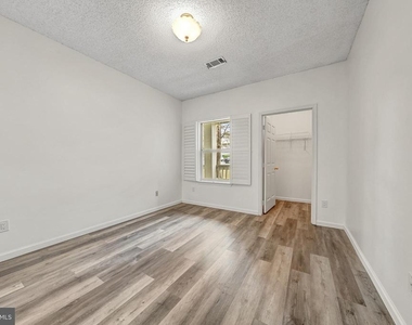 4417 Fair Stone Drive - Photo Thumbnail 10
