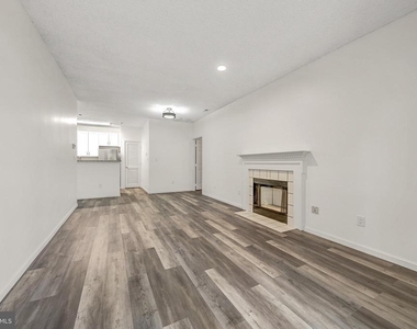 4417 Fair Stone Drive - Photo Thumbnail 8