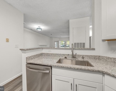 4417 Fair Stone Drive - Photo Thumbnail 3