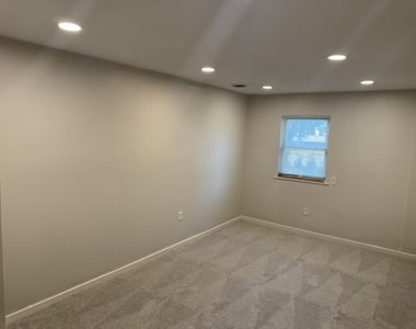 677 Dorset Avenue - Photo Thumbnail 11