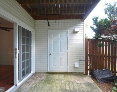 6603 Netties Lane - Photo Thumbnail 10