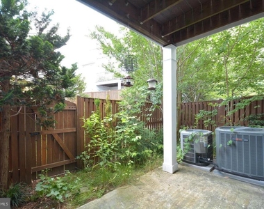 6603 Netties Lane - Photo Thumbnail 9