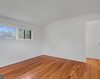 6318 Willowood Lane - Photo Thumbnail 11