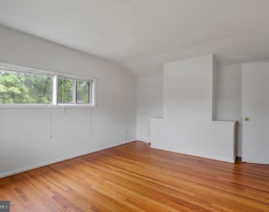 6318 Willowood Lane - Photo Thumbnail 17