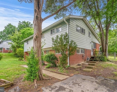 6318 Willowood Lane - Photo Thumbnail 6