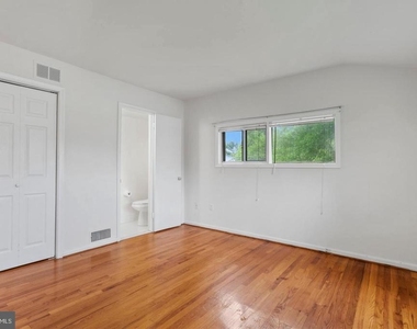 6318 Willowood Lane - Photo Thumbnail 12