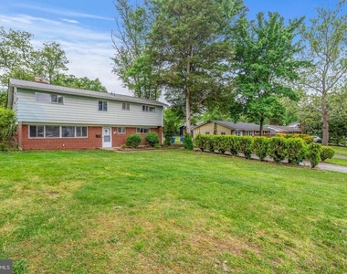 6318 Willowood Lane - Photo Thumbnail 8