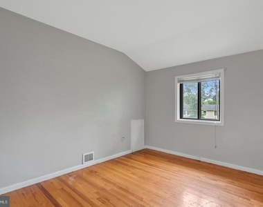 6318 Willowood Lane - Photo Thumbnail 16